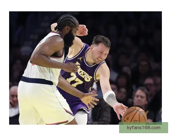 雷霆大胜湖人喜迎四连胜 SGA贡献28分7助攻7篮板 东契奇伤退影响独行侠表现